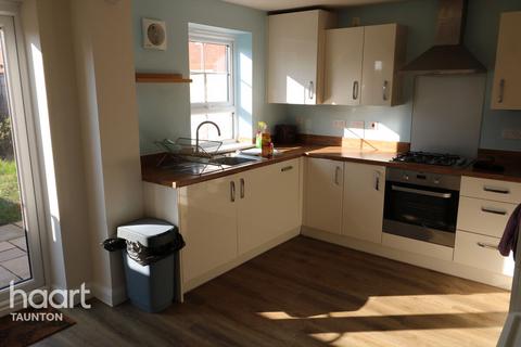 3 bedroom terraced house to rent, Rossiter Road, Taunton