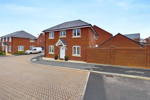 3 bedroom detached house for sale, Oak Tree Road, Great Glen, Leicestershire