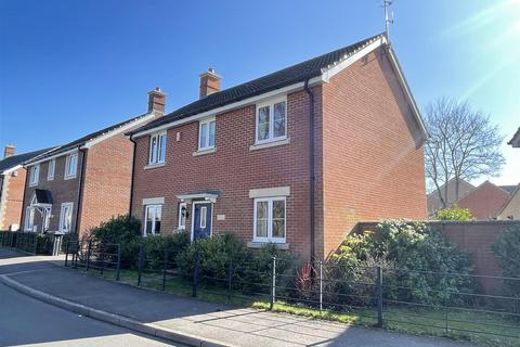 4 bedroom detached house for sale, Sherbourne Drive, Salisbury SP4