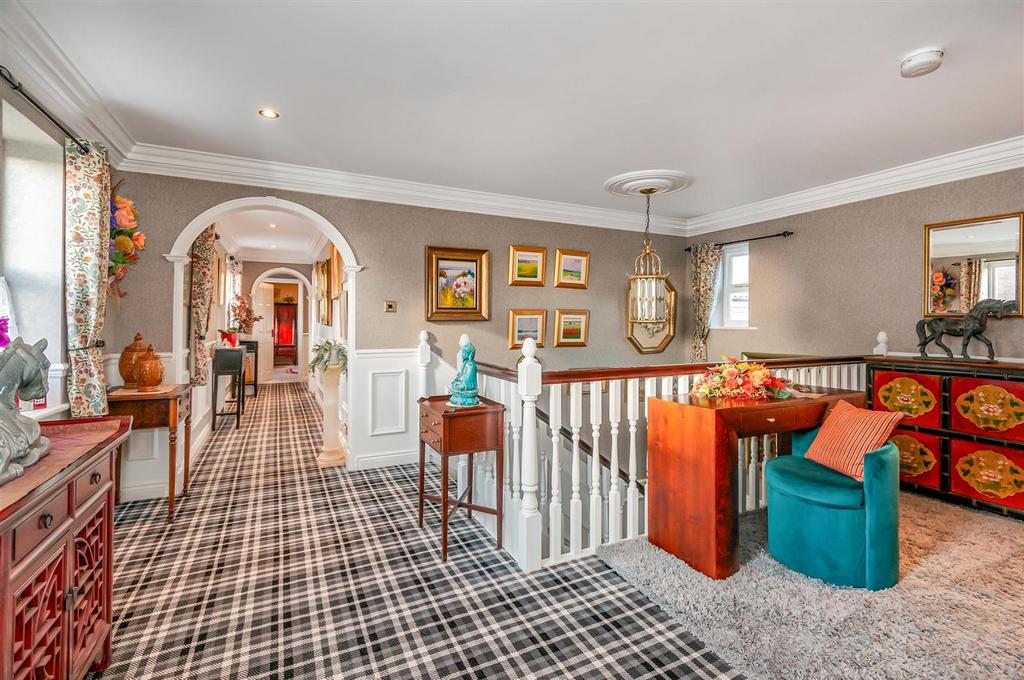 Galleried landing