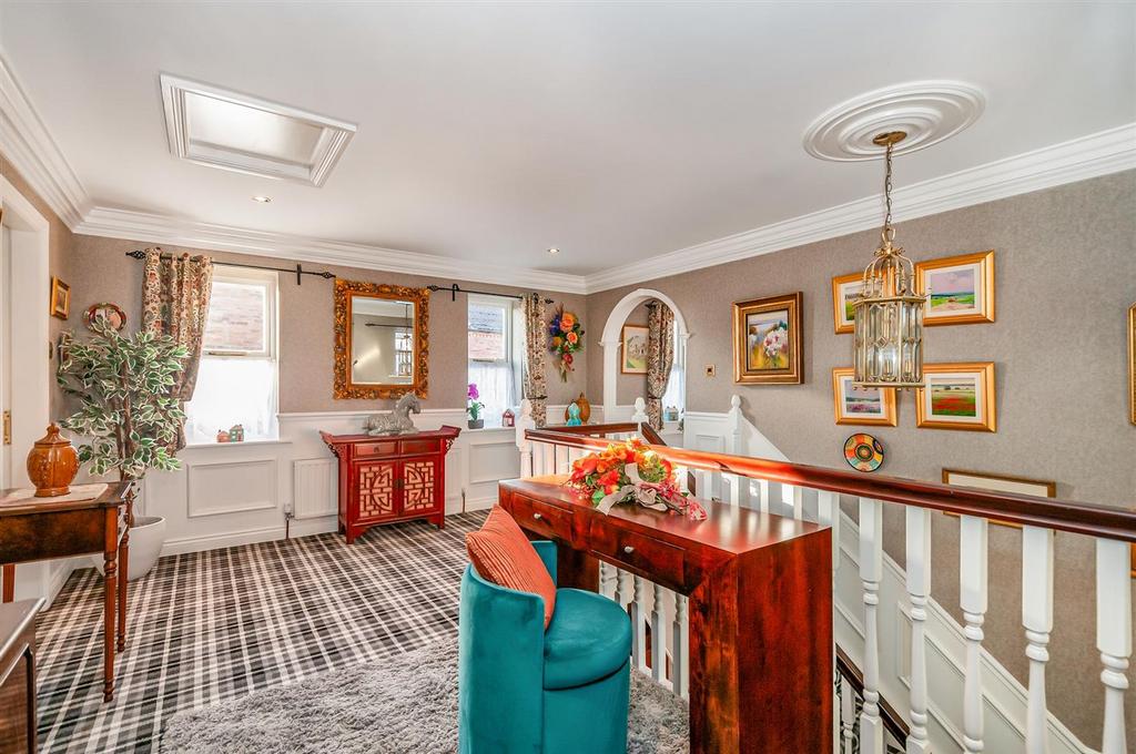 Galleried landing