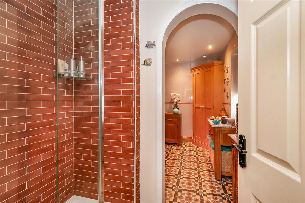 Bathroom / en suite