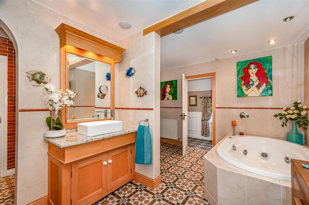 Bathroom / en suite