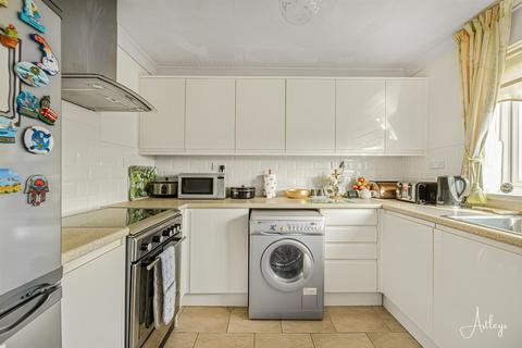 3 bedroom semi-detached house for sale, Kenilworth Place, West Cross, Swansea