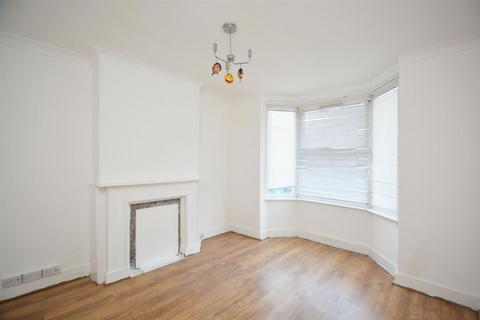 3 bedroom semi-detached house to rent, Parkfield Road, South Harrow, HA2 8LB