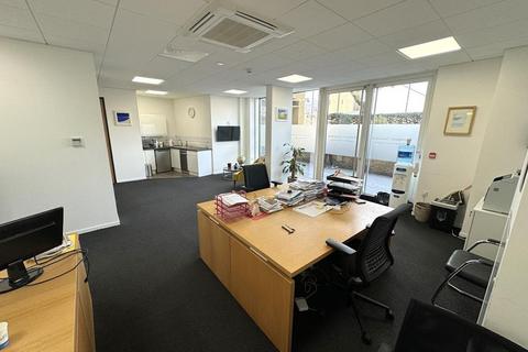 Office for sale, Unit 2 Kew Bridge Piazza, Kew Bridge Road, Brentford, TW8 0FJ