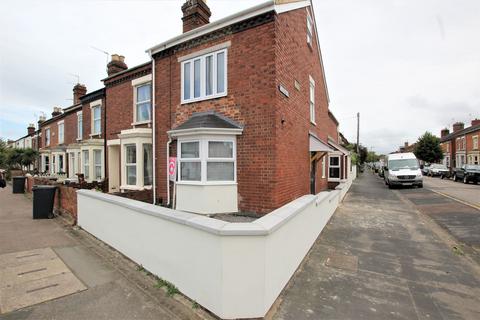 4 bedroom detached house to rent, Bristol Road, Gloucester GL1