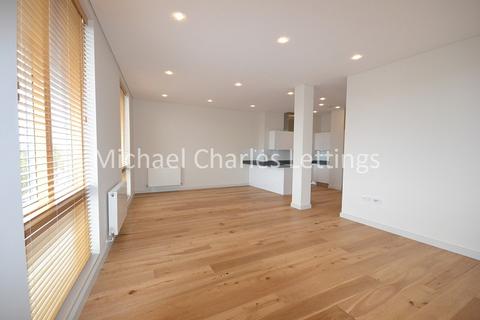 3 bedroom flat to rent, 2 Middle Lane, London N8