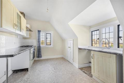 11 Glebe Road, Reading, RG2 7AG