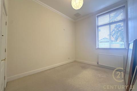 2 bedroom flat to rent, Sigrist Square, KINGSTON UPON THAMES KT2