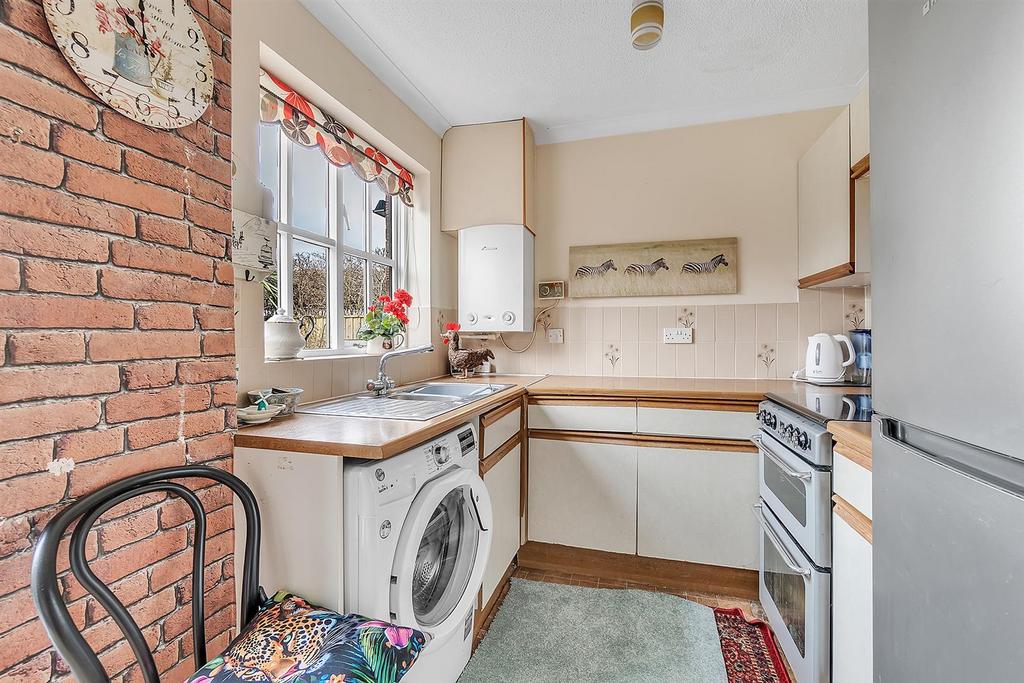 24 Alfred Way.13.JPG
