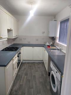 2 bedroom house to rent, Ellen Wilkinson Crescent, Manchester M12