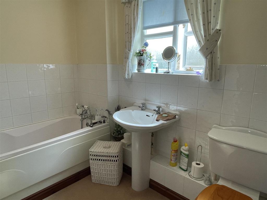 Bathroom.JPG