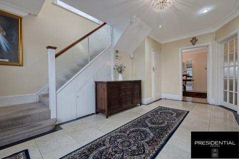 5 bedroom detached house for sale, Woodford Green IG8