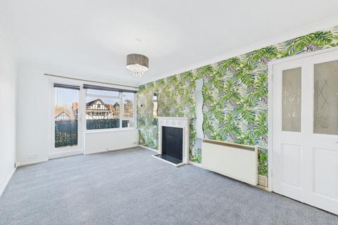 1 bedroom flat for sale, Maple Court, Wallace Avenue, Worthing, BN11