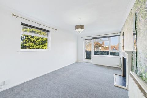 1 bedroom flat for sale, Maple Court, Wallace Avenue, Worthing, BN11