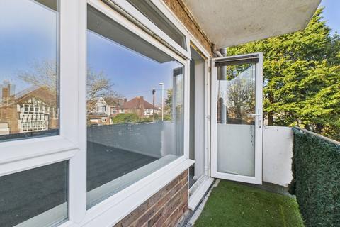 1 bedroom flat for sale, Maple Court, Wallace Avenue, Worthing, BN11