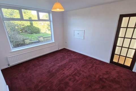 3 bedroom semi-detached house to rent, Broadgate Close, Leicester LE4