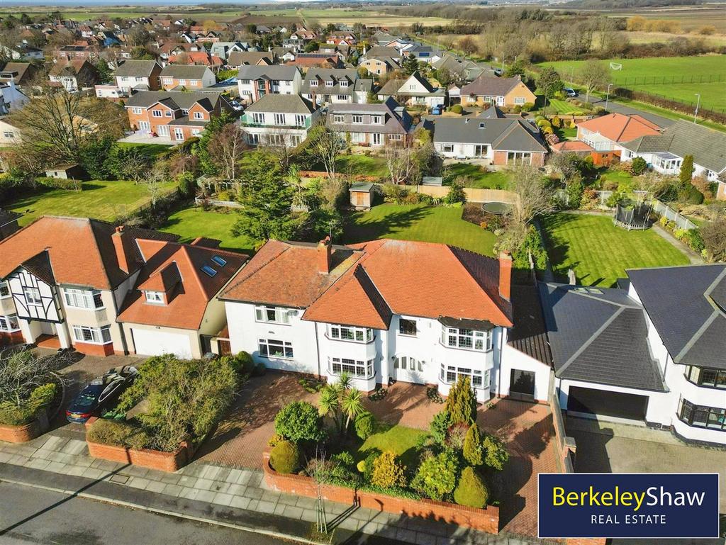 B2f97b4c-roehamopton.jpg