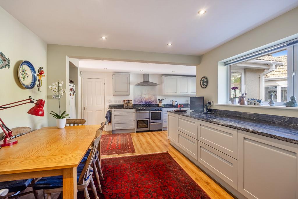 Kitchen / Breakfast
