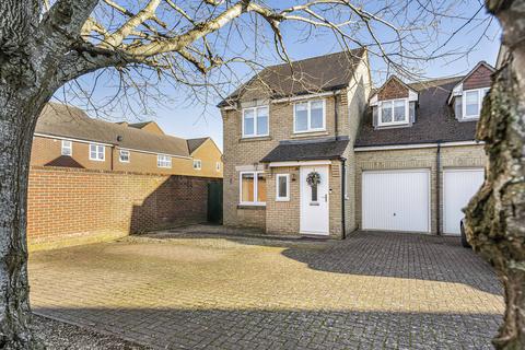 4 bedroom semi-detached house for sale, Bryony Road, Bicester, OX26