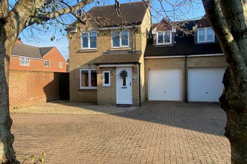 4 bedroom semi-detached house for sale, Bryony Road, Bicester, OX26
