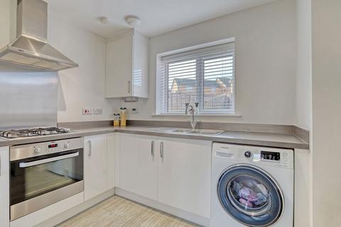 2 bedroom terraced house for sale, School Avenue, Basildon SS15