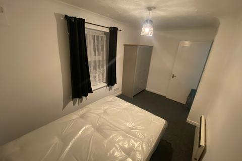 1 bedroom terraced house to rent, Churchill Court, Albert Road, Ilford, Essex, IG1