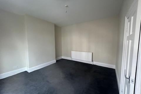 2 bedroom flat to rent, Talbot Road, South Shields, NE34