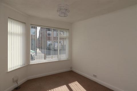 3 bedroom semi-detached house to rent, 18 Westfield Avenue Beverley