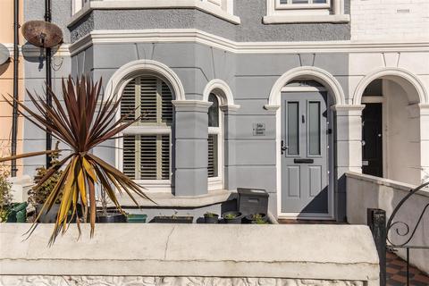 54a Queen Street, Worthing, BN14 7BJ