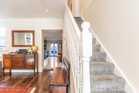 54a Queen Street, Worthing, BN14 7BJ