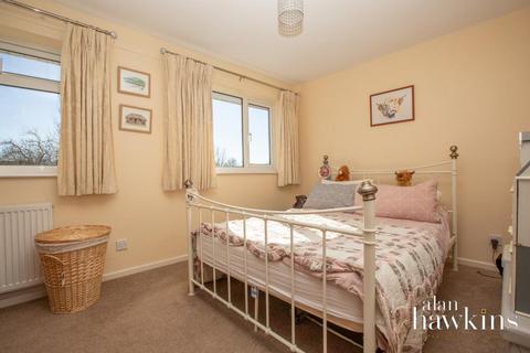 5 Lucerne Close, Wootton Bassett, Swindon, SN4 7JQ