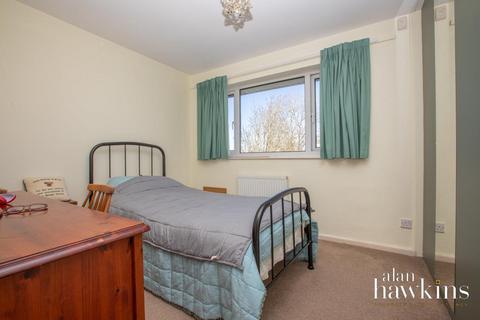 5 Lucerne Close, Wootton Bassett, Swindon, SN4 7JQ