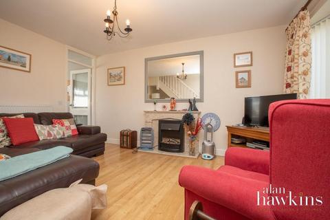 5 Lucerne Close, Wootton Bassett, Swindon, SN4 7JQ