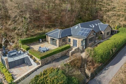 4 bedroom detached house for sale, Ladcastle Road, Uppermill, Saddleworth, OL3