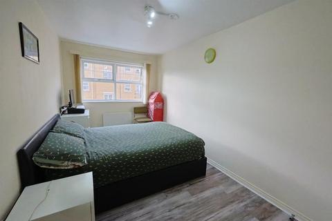 2 bedroom apartment to rent, Warren Way, Edgware, Greater London, HA8