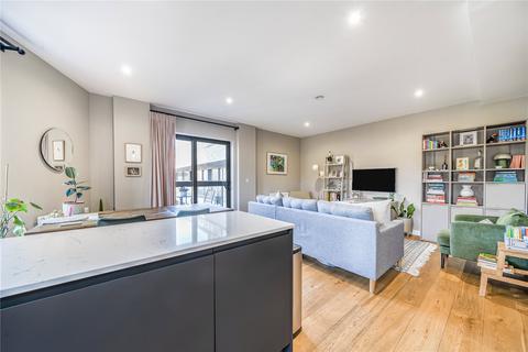 3 bedroom apartment for sale, Grove Vale, London