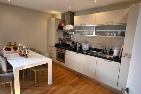 2 bedroom flat to rent, 73 Crouch Hall Road, London N8