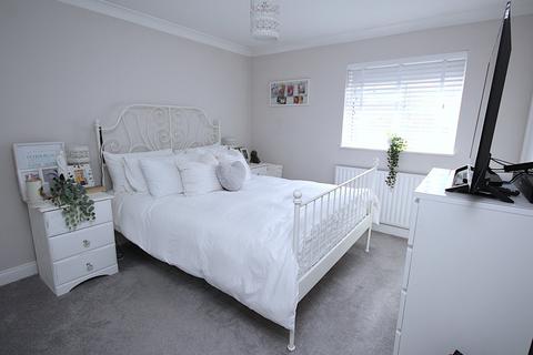 2 bedroom end of terrace house for sale, Melville Gardens, Winton, Bournemouth, BH9