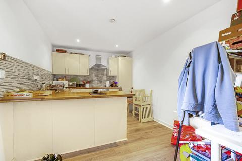 2 bedroom flat for sale, Mornington Road, Bingley BD16