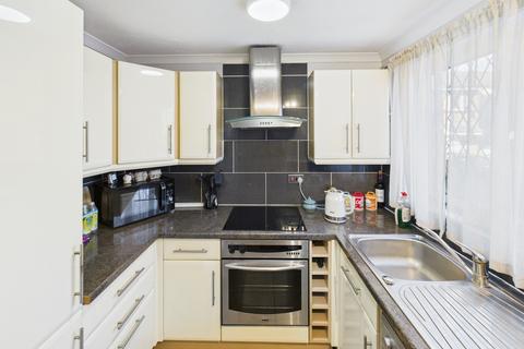 2 bedroom terraced house for sale, Warblington Close, Tadley, RG26