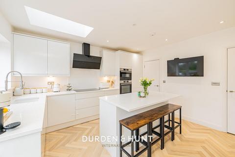 4 bedroom semi-detached house for sale, Great Gardens Road, Hornchurch, RM11
