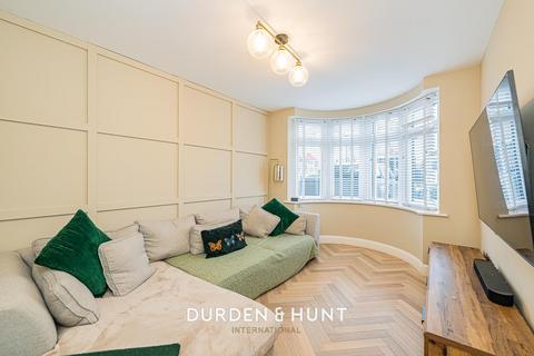 4 bedroom semi-detached house for sale, Great Gardens Road, Hornchurch, RM11