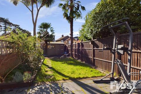 undefined, Hythe Road, Staines-upon-Thames, Surrey, TW18