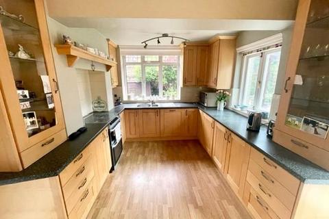 4 bedroom semi-detached house for sale, Rawson Avenue, Skircoat Green, Halifax