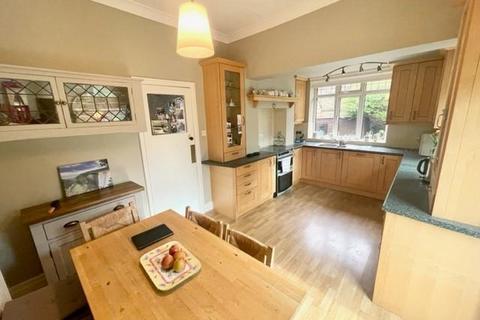 4 bedroom semi-detached house for sale, Rawson Avenue, Skircoat Green, Halifax