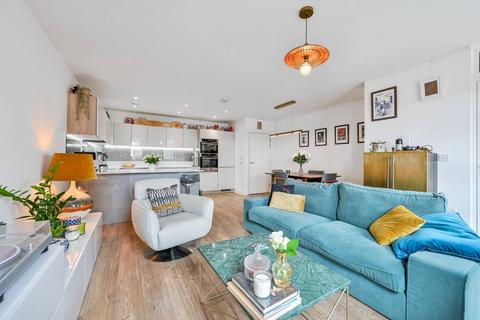 3 bedroom flat for sale, Cable Walk, Greenwich, London, SE10