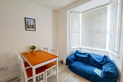 3 bedroom end of terrace house to rent, Barth Road, Plumstead, SE18