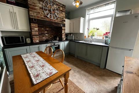 3 bedroom end of terrace house for sale, Holme Street, Oxenhope, Keighley, West Yorkshire, BD22